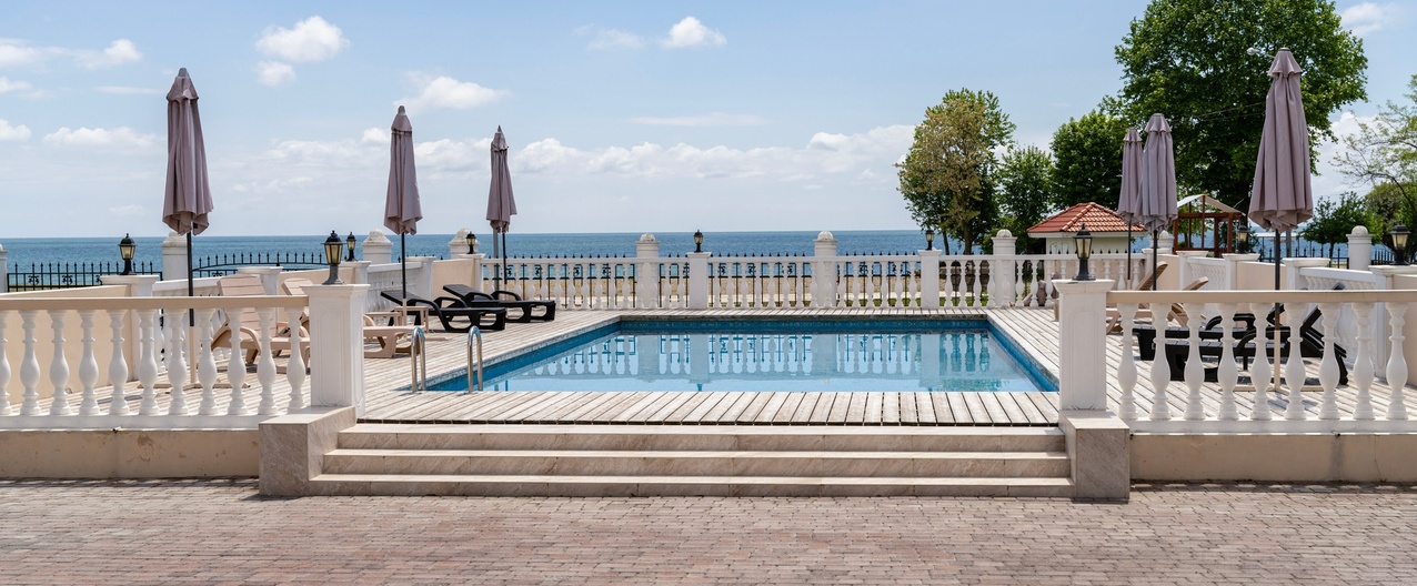 outdoor-swimming-pool-1